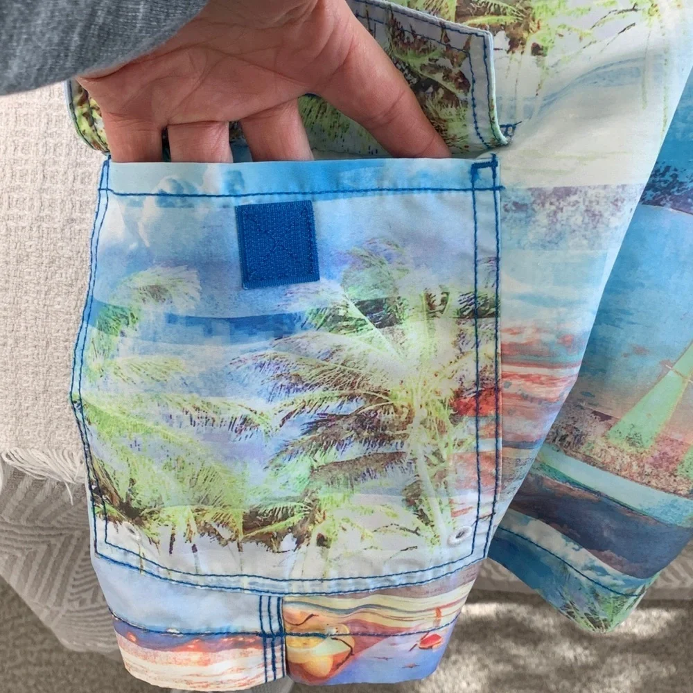 Tommy Bahama tropical print board shorts size medium